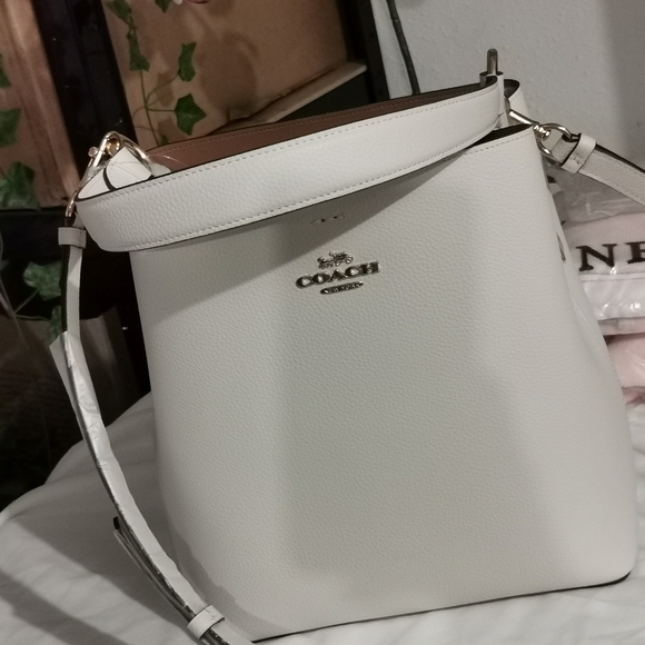 Authentic Coach - Picture 2 of 8